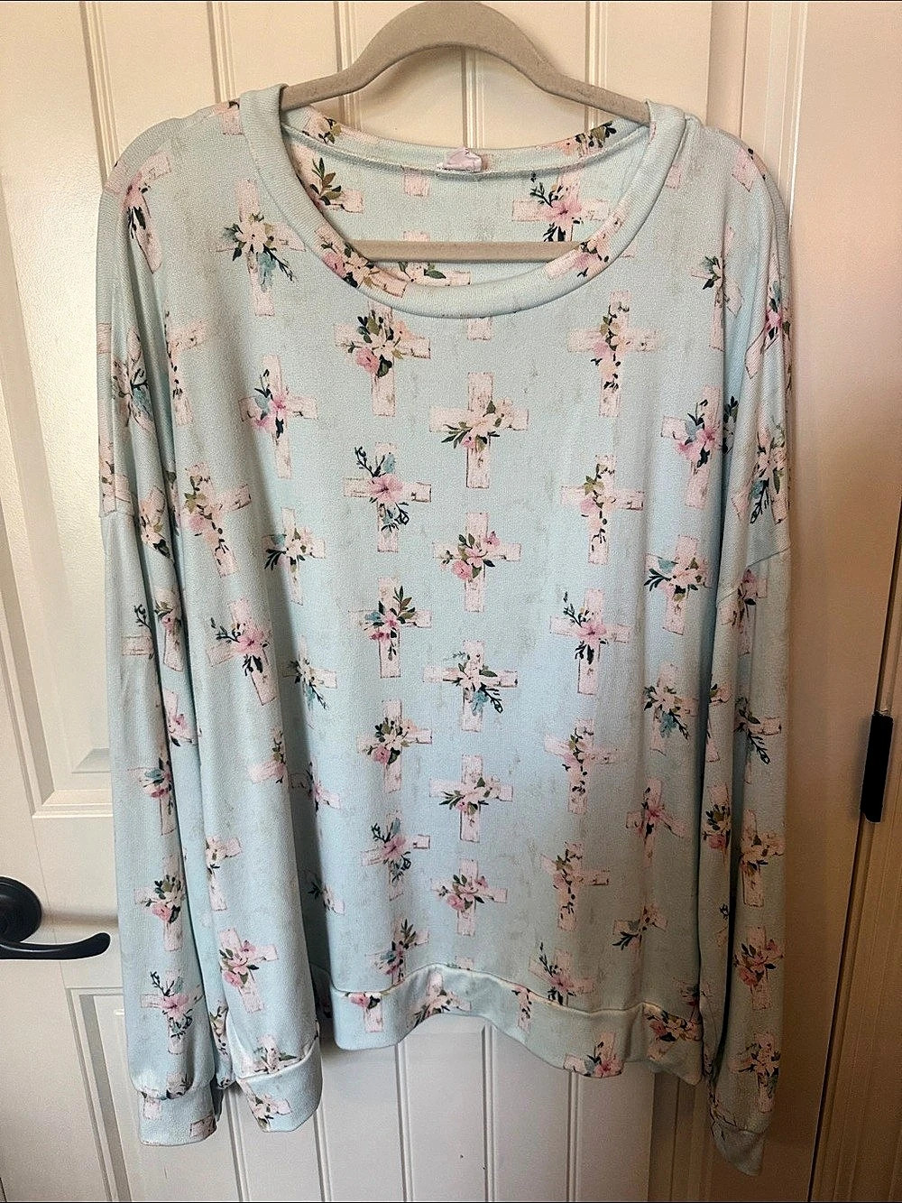 Jennaration Boutique Floral Cross Long Sleeve Blue & Pink 1XL Like New